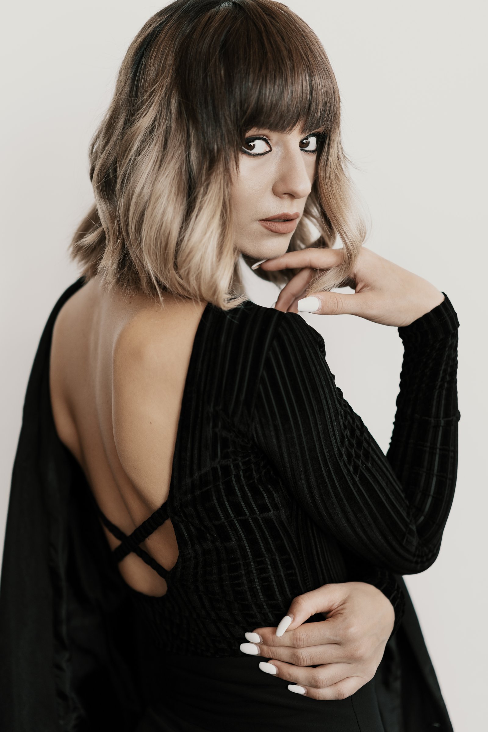 Corte French Bob Camelia